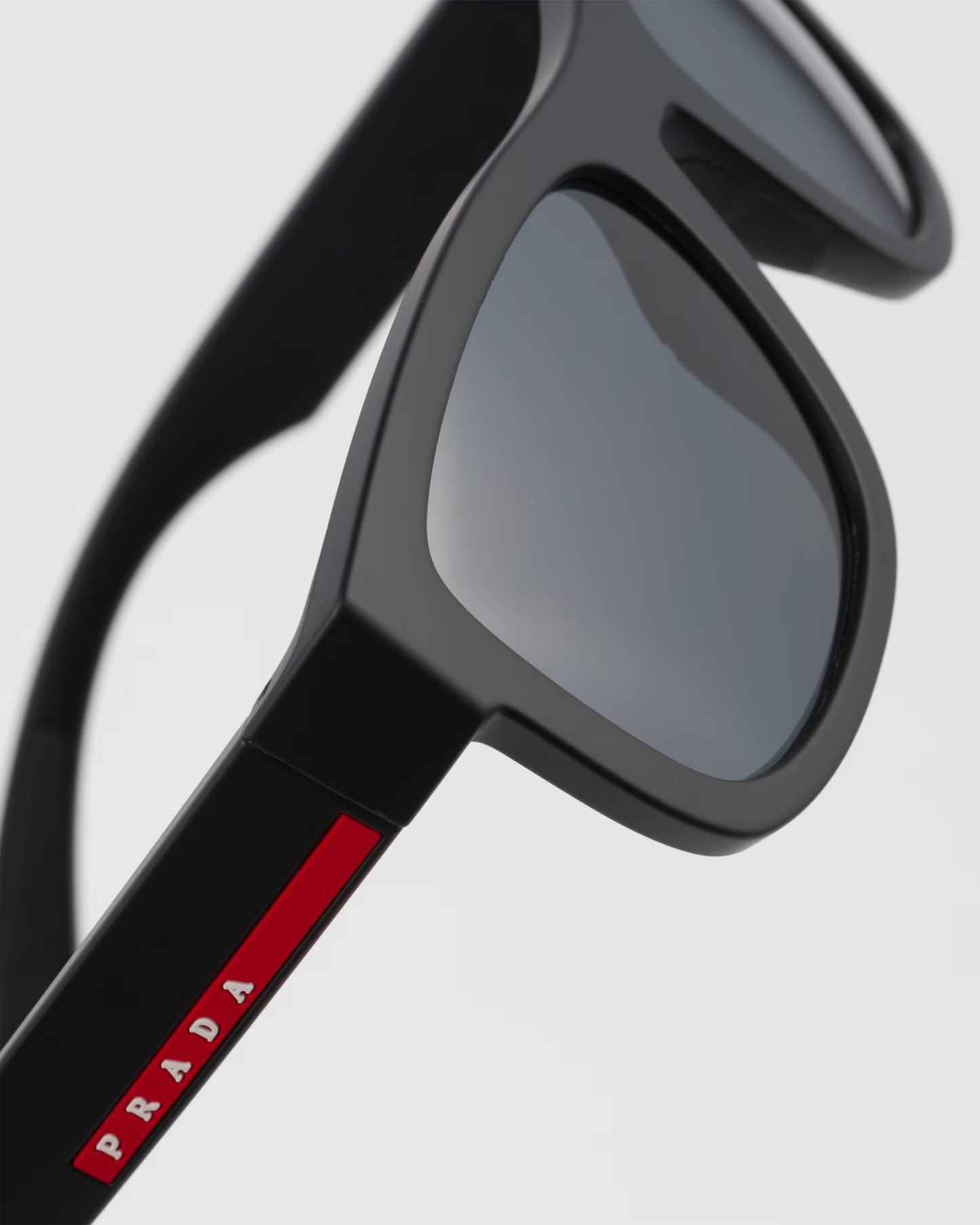 PRADA LINEA ROSSA NERO GOMMATO